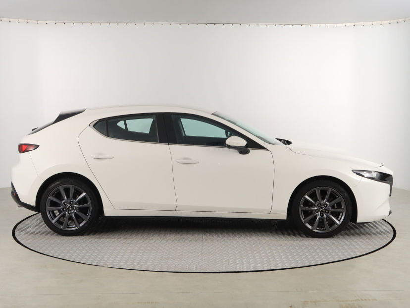 Mazda 3, 2021
