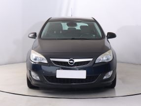 Opel Astra - 2011