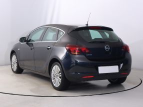 Opel Astra - 2011