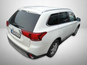 Mitsubishi Outlander - 2020