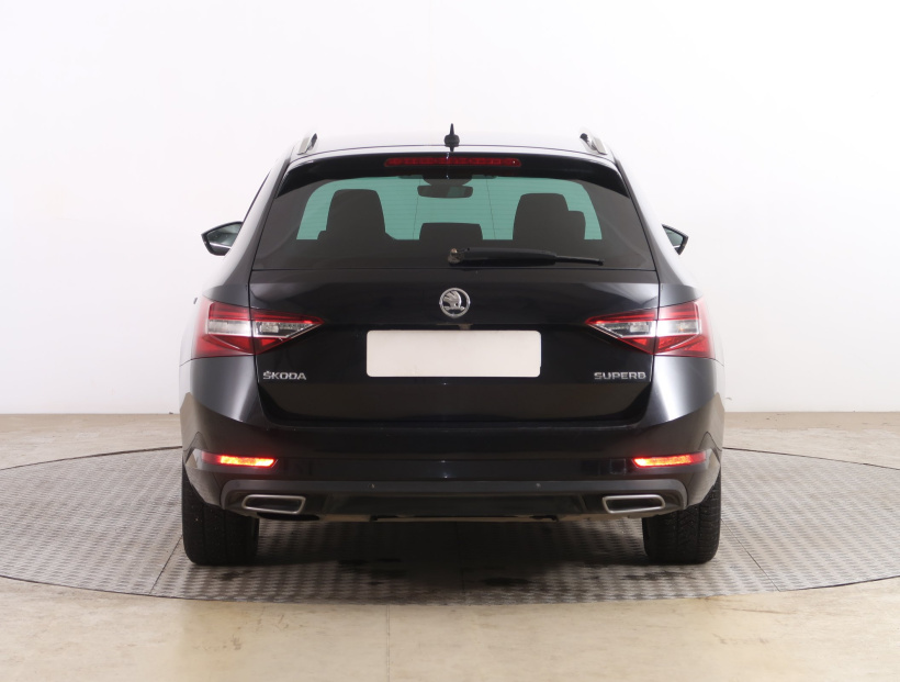 Škoda Superb, 2016