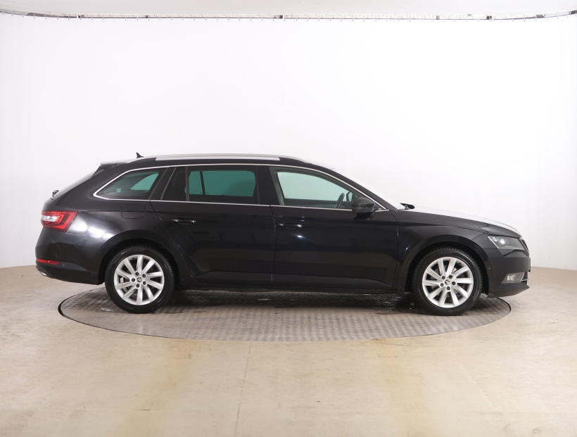 Škoda Superb, 2016
