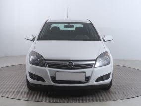 Opel Astra - 2013