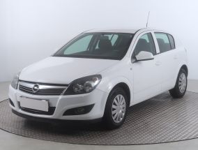 Opel Astra - 2013