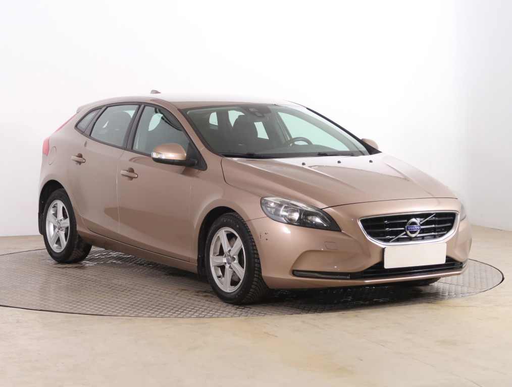 Volvo V40, 2014