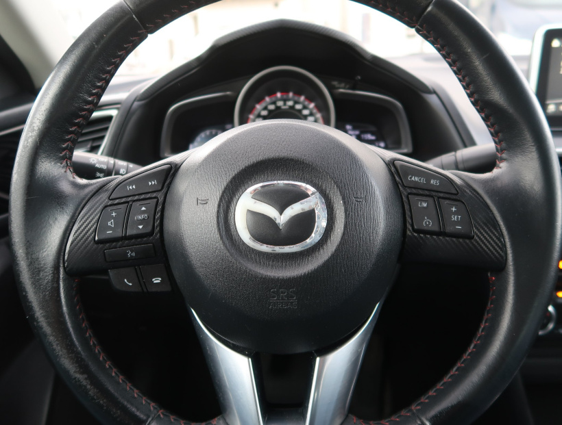 Mazda 3, 2015