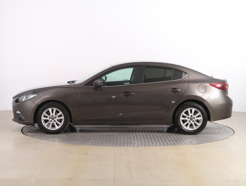 Mazda 3, 2015