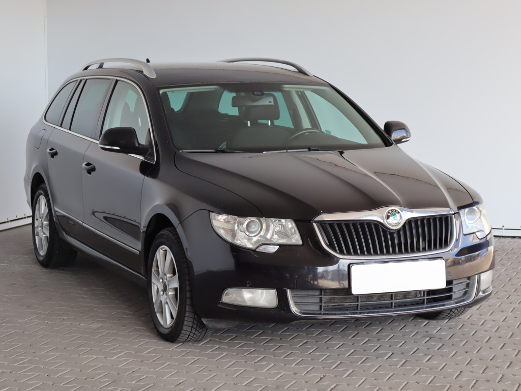 Škoda Superb, 2011