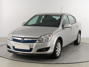 Opel Astra - 2012