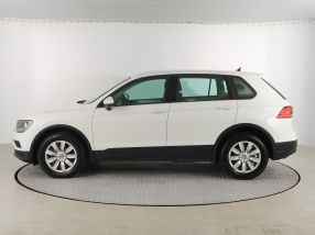 Volkswagen Tiguan - 2016