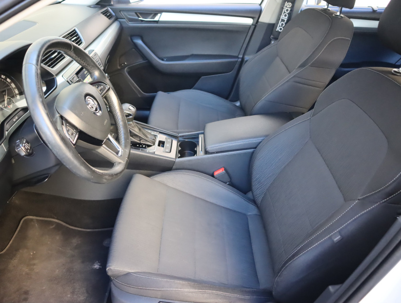 Škoda Superb, 2015