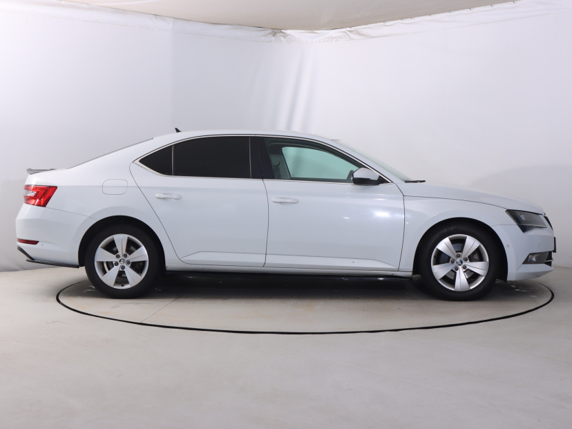 Škoda Superb, 2015