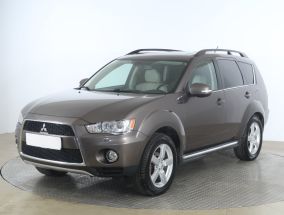 Mitsubishi Outlander - 2012