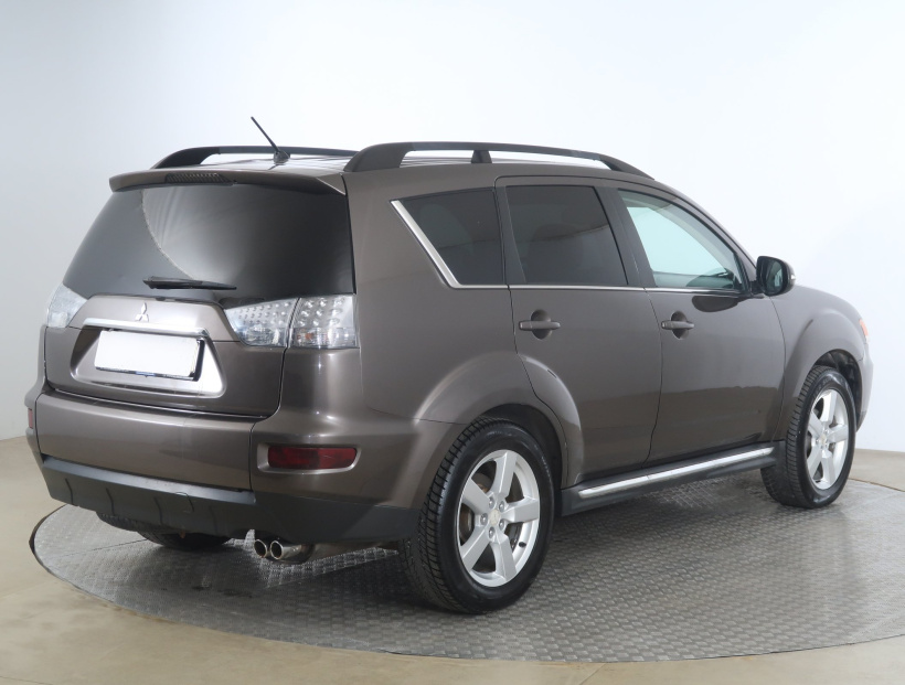 Mitsubishi Outlander, 2012