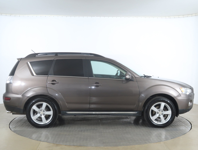 Mitsubishi Outlander, 2012