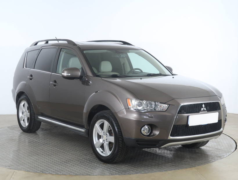 Mitsubishi Outlander, 2012