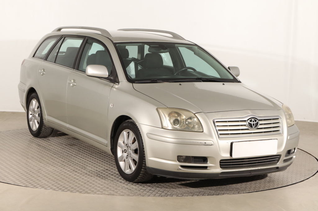 Toyota Avensis, 2005