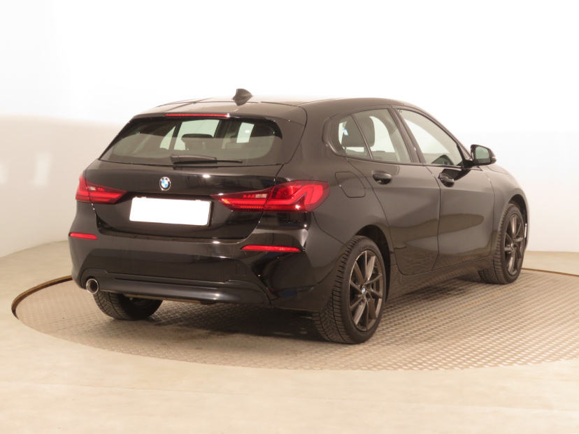 BMW 1, 2021