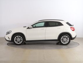 Mercedes-Benz GLA - 2016