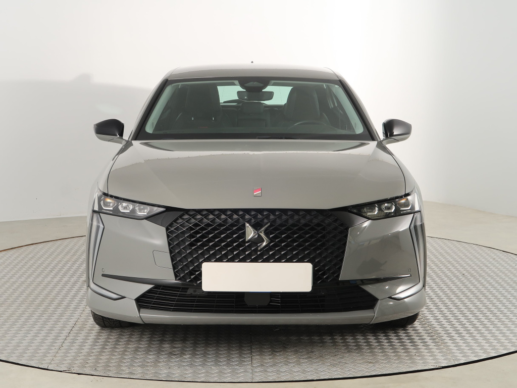 DS 4