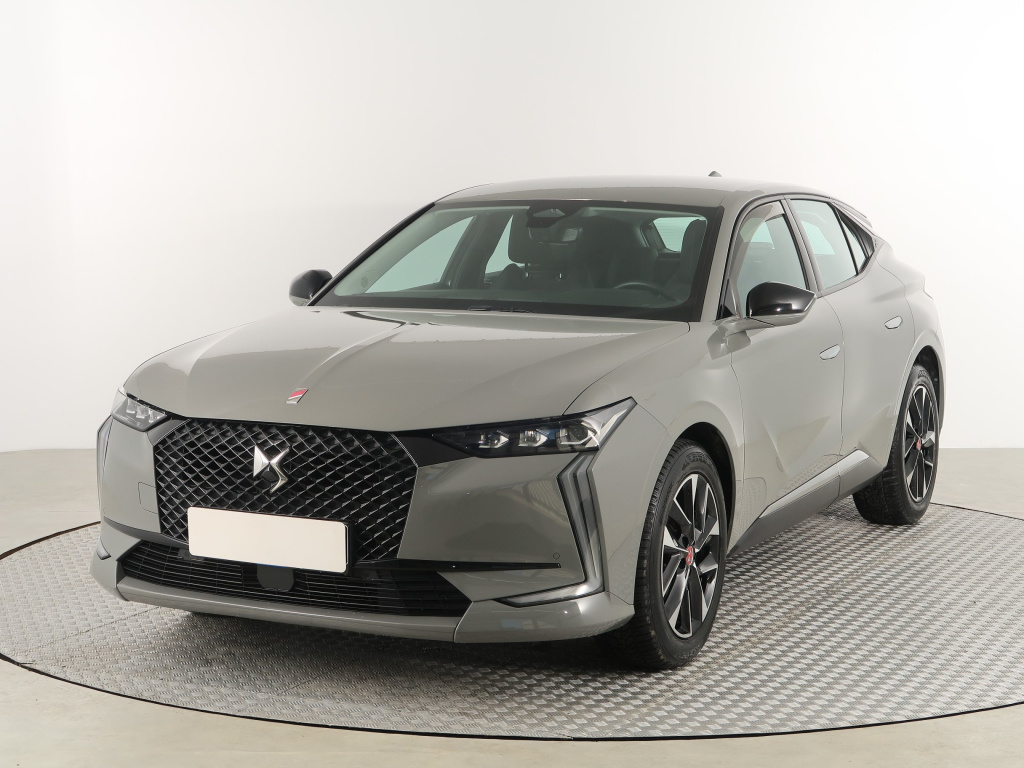 DS 4