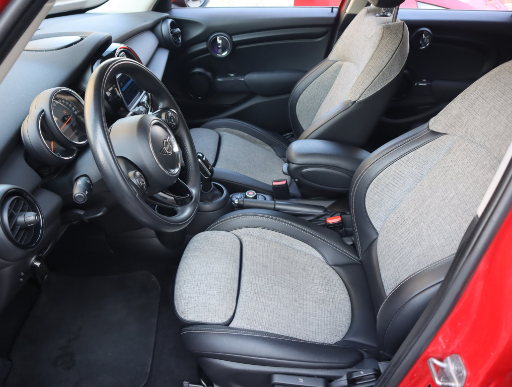 MINI 5-door