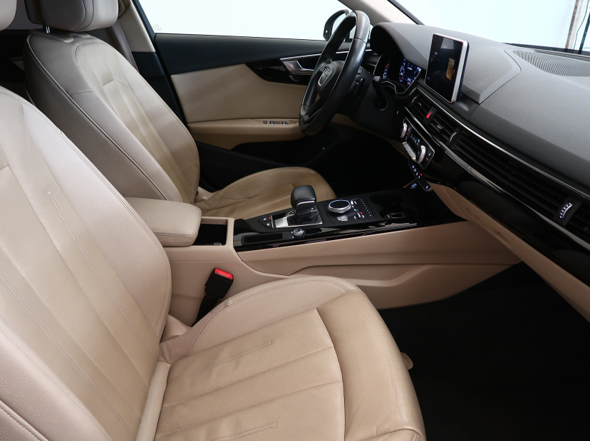 Audi A4, 2016