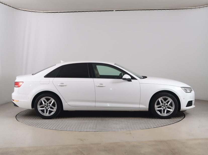 Audi A4, 2016