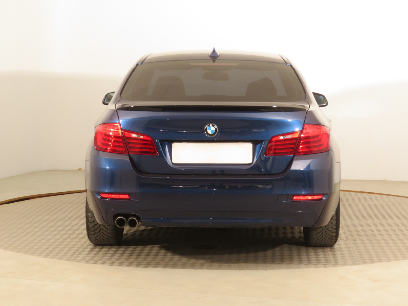 BMW 5, 2015
