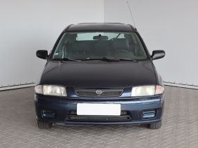 Mazda 323 - 2000