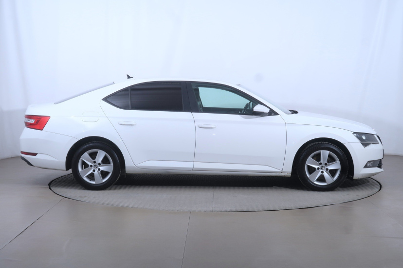 Škoda Superb, 2016