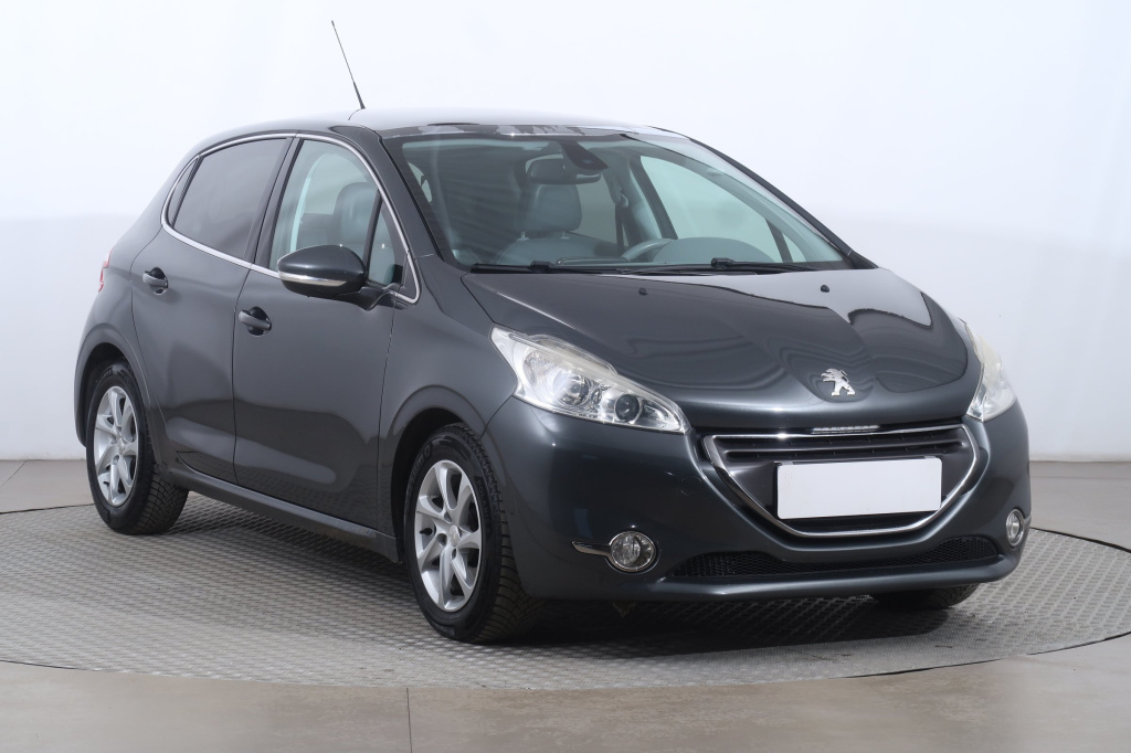 Peugeot 208, 2012