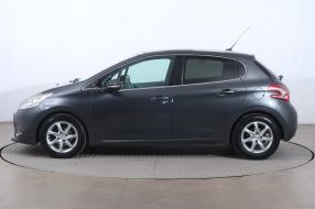 Peugeot 208 - 2012