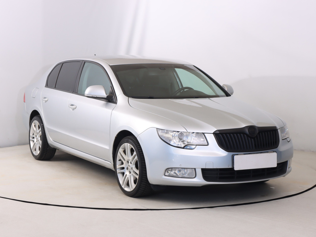 Škoda Superb, 2011