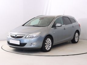Opel Astra - 2011
