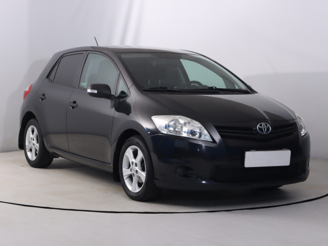 Toyota Auris 2011