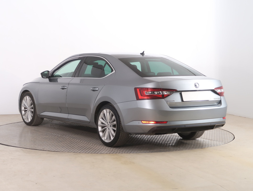 Škoda Superb, 2016