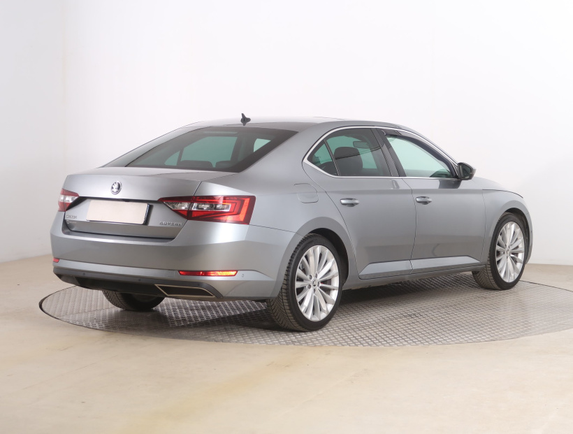 Škoda Superb, 2016