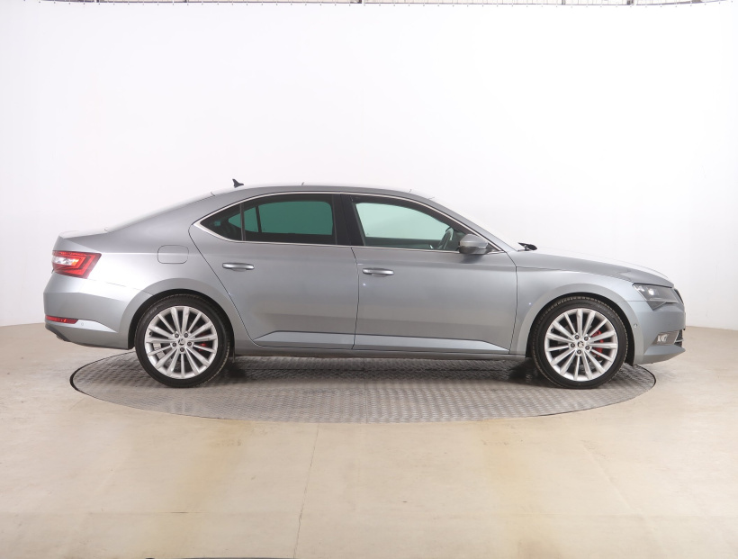 Škoda Superb, 2016