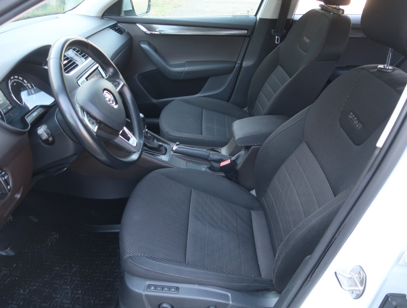 Škoda Octavia Scout, 2015