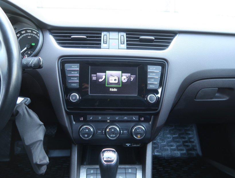 Škoda Octavia Scout, 2015