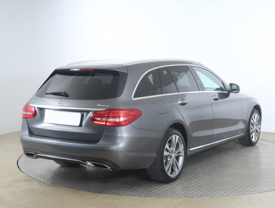 Mercedes-Benz C 400 4MATIC