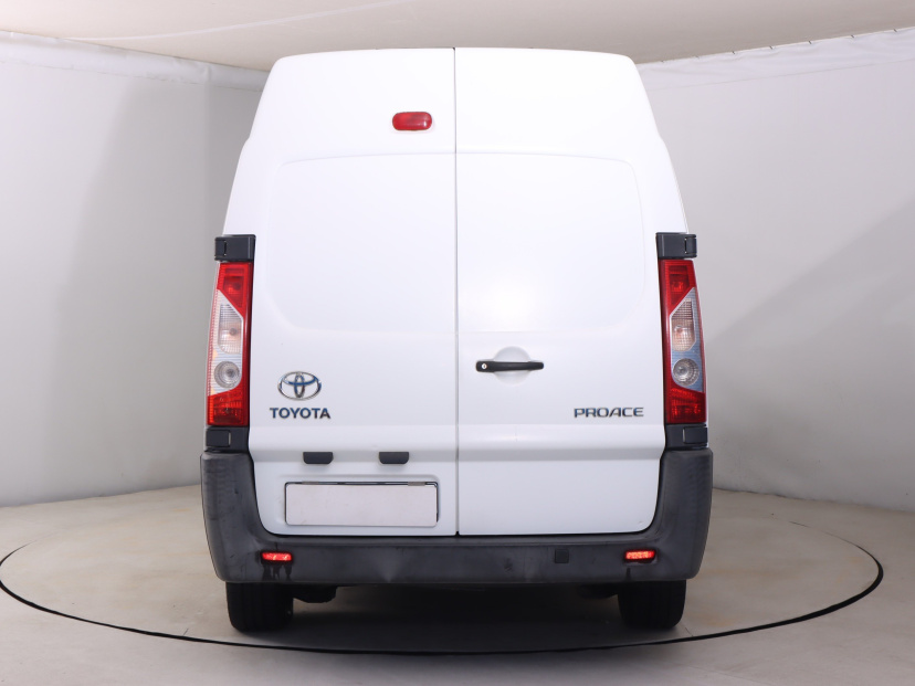 Toyota ProAce, 2015