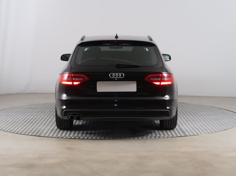 Audi A4, 2014