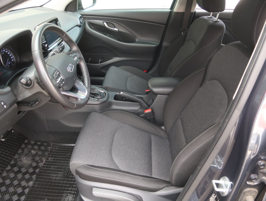 Hyundai i30 Fastback 1.5 T-GDI MHEV