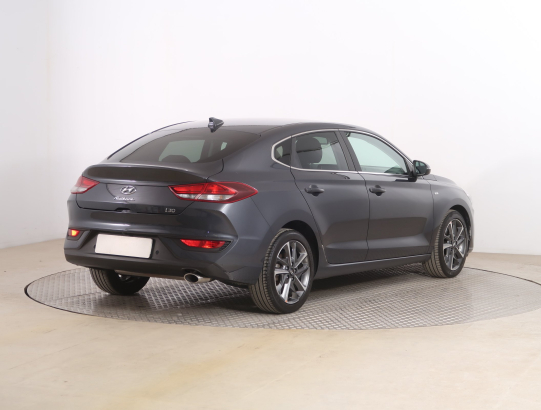 Hyundai i30 Fastback 1.5 T-GDI MHEV