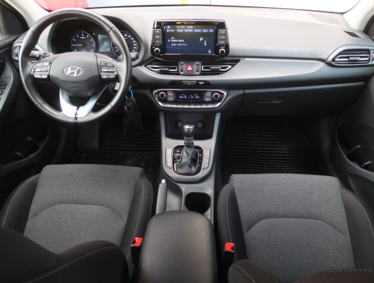 Hyundai i30 Fastback 1.5 T-GDI MHEV