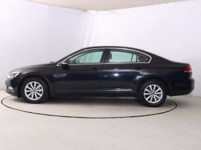 Volkswagen Passat - 2015