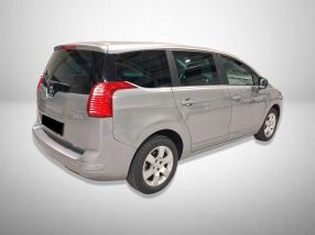 Peugeot 5008 - 2015
