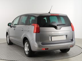 Peugeot 5008 - 2015